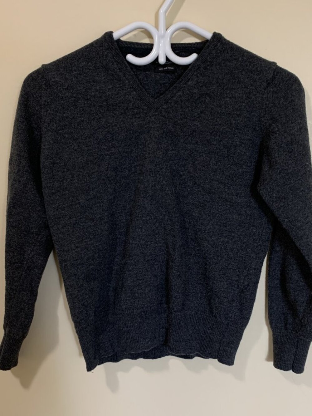 Zara V-Neck Fine Wool Sweater - Youth Size M - 100% Wool - **See Measurements**